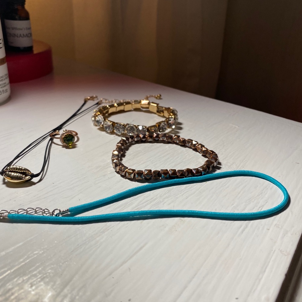 Jewelry bundle set⛄️ - Picture 2 of 5